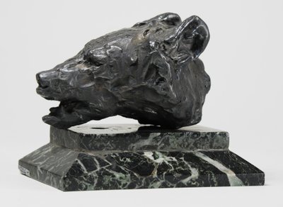 Bjørnehode, ca. 1900 (bronse) av John Macallan Swan
