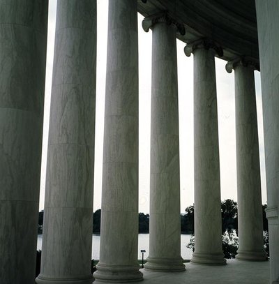 Detalj av søylegangen, bygget 1938-43 (bilde) av John Russell Pope
