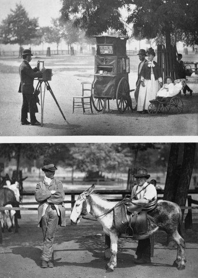 Fotografi på allmenningen og venter på leie, 1876-77 (woodburytype) av John Thomson