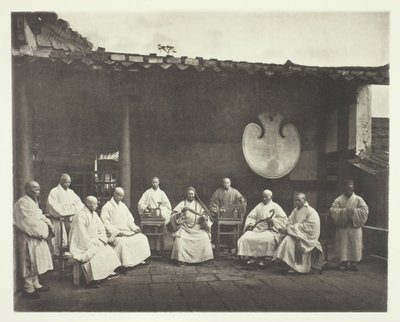 Abbeden og munkene i Kushan, ca. 1868. av John Thomson