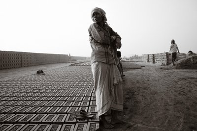 Teglfabrikker i Kolkata, India, 2016 (bilde) av Jon Nicholson
