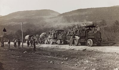 Album "Min verdenskrig - minner fra den sørvestlige fronten i Kärnten, Italia, Trentino-Alto Adige) 31/03/1915-12/11/ 1918 - Josef Zohles Vienna ": militære kjøretøy i Hermag av Josef Zohles