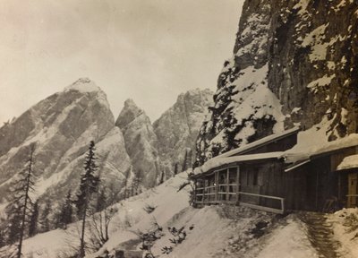 Album "Min verdenskrig - minner fra den sørvestlige fronten i Kärnten, Italia, Trentino-Alto Adige) 31/03/1915-12/11/ 1918 - Josef Zohles Vienna ": militærbrakke i Al av Josef Zohles
