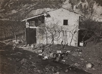 Album "Min verdenskrig - minner fra den sørvestlige fronten i Kärnten, Italia, Trentino-Alto Adige) 31/03/1915-12/11/ 1918 - Josef Zohles Vienna ": hus (s/hv-bilde) av Josef Zohles