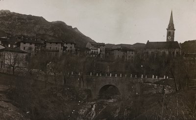 Album "Min verdenskrig - minner fra den sørvestlige fronten i Kärnten, Italia, Trentino-Alto Adige) 31/03/1915-12/11/ 1918 - Josef Zohles Wien ": utsikt over en landsby i Carnia av Josef Zohles