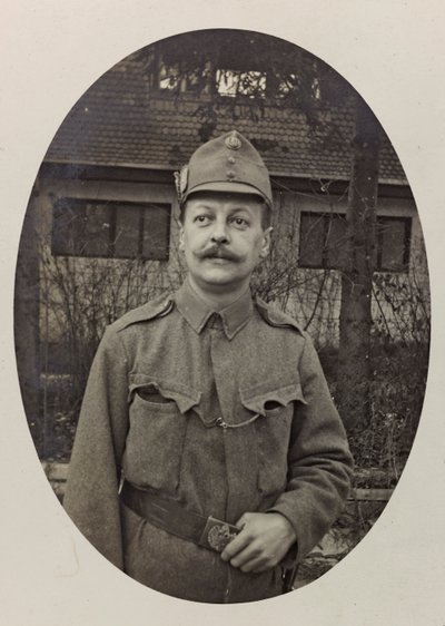 Album "Min verdenskrig - minner fra den sørvestlige fronten i Kärnten, Italia, Trentino-Alto Adige) 31/03/1915-12/11/ 1918 - Josef Zohles Vienna ": portrett av soldat (s/hv ph) av Josef Zohles