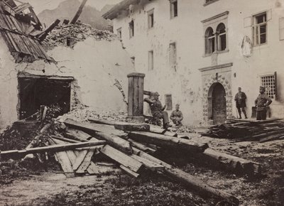 Album "Min verdenskrig - minner fra den sørvestlige fronten i Kärnten, Italia, Trentino-Alto Adige) 31/03/1915-12/11/ 1918 - Josef Zohles Wien ": soldater og steinsprut i Valb av Josef Zohles