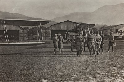 Album "Min verdenskrig - minner fra sørvestfronten (Kärnten, Italia, Sør-Tirol) (Min verdenskrig - minner fra sørvestfronten i Kärnten, Italia, Trentino Alto Adige) 31 / III / 1915-12 / XI / 1918 - Josef Zohles Wien ": flyplass (s/h av Josef Zohles