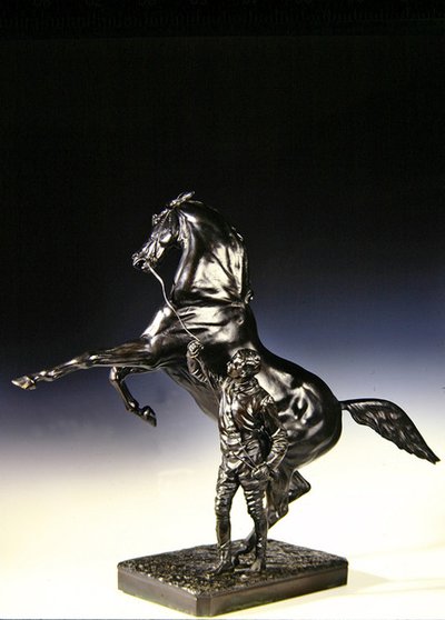 The Rearing Fullblod and Groom (bronse) av Joseph Edgar Boehm