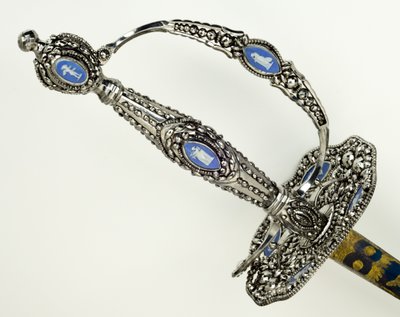 Detalj av et småsverd, ca. 1790 (fasettert, polert, blånet og forgylt stål med jern- og jaspisvarer) av Josiah Wedgwood