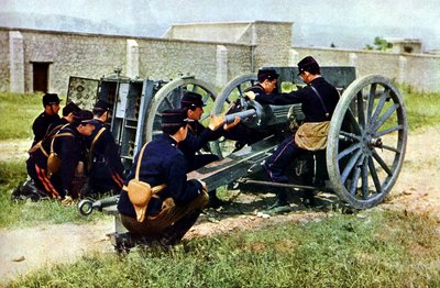 Franske soldater med en morter i aksjon under slaget ved Marne øst for Paris, september 1914 (autokrom) av Jules Gervais Courtellemont