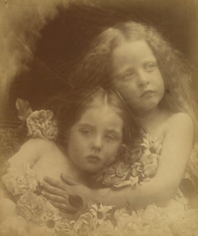 English Blossoms, 1873. av Julia Margaret Cameron