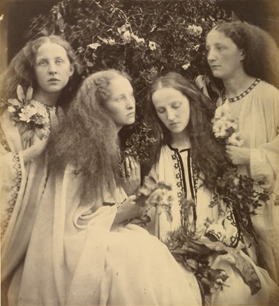 Jentenes roseknopphage av Julia Margaret Cameron