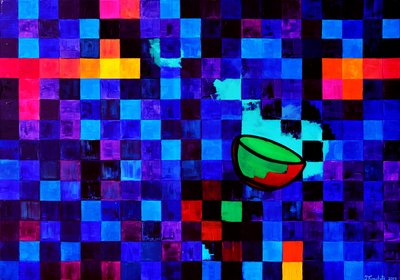 Fargerik geometrisk skål av Julija Belickienė