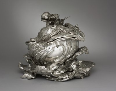 Platter, Tureen og Tureen Lid, laget av Henry Adnet av Juste Aurèle Meissonnier