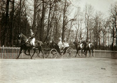 Tsar Nicholas II og Tsarina Alexandra Fyodorovna fra Russland i en vogn, tidlig på 1900-tallet av K. von Hahn