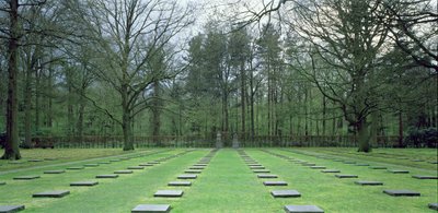 Vladslo tyske militærkirkegård (bilde) (se også 176184) av Käthe Kollwitz