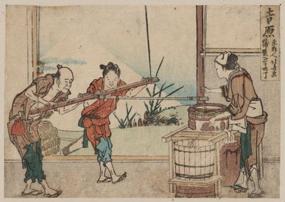 En eldre mann og to unge lærlinger betjener manuelt en røreanordning, Yoshiwara (farget treblokktrykk) av Katsushika Hokusai