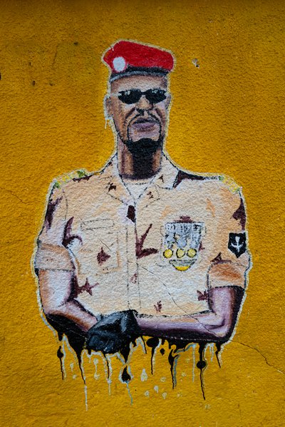 Gatekunstportrett av Mamadi Doumbouya, Conakry, 2019 av David Mosé
