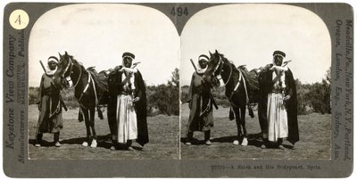En sjeik og livvakten hans, Syria, 1900-tallet. av Keystone View Company