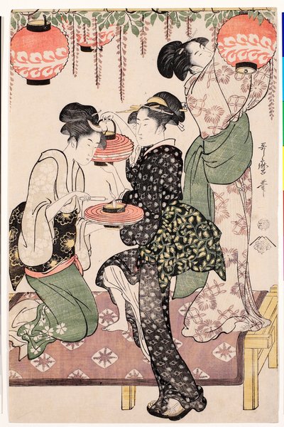 Unge jenter fra et japansk tehus som henger lykter fra en blåregn - Trykk av Kitagawa Utamaro (1753-1806), ca. 1795, linosnitt - Teahouse-jenter under en blåregn-espalier - Farge linosnitt av Kitagawa Utamaro (1753-1806) , ca1 av Kitagawa Utamaro