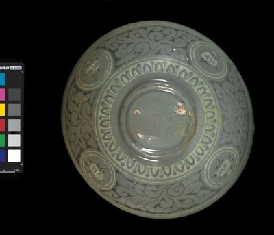 Skål med kraner og skyer, ca. 1150-1200 (celadonglasert steintøy) av Korean School