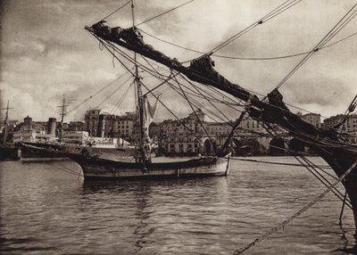 Italia: Civitavecchia (s/hvitt bilde) av Kurt Hielscher