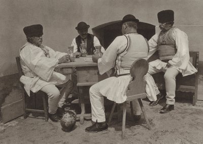 Romania: Poiana-Sibiului, nyter et glass vin (s/hv-bilde) av Kurt Hielscher