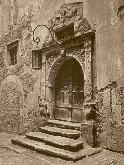 Rothenburg o d T, Portal des alten Rathauses; Rothenburg-on-the-Tauber, døråpning til det gamle rådhuset (s/hv-bilde) av Kurt Hielscher