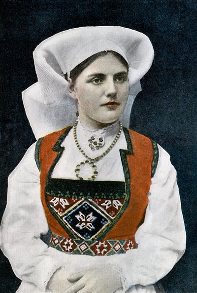 Kvinne i norsk nasjonaldrakt, ca 1890 av L Boulanger