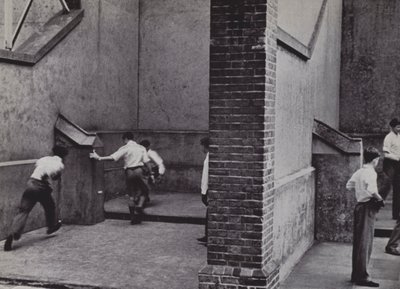 Fives, Eton (s/hvitt-bilde) av Laszlo Moholy Nagy