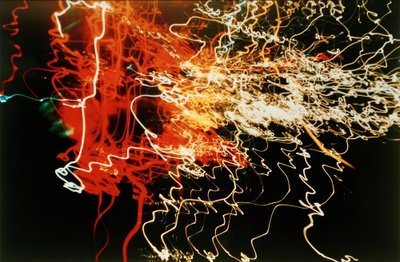 Ohne Titel (Auto-frontlykter hvite, oransje og røde, trafikksnirkler) av Laszlo Moholy Nagy