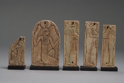 Plaketter av Maat, Nephthys og sønner av Horus, sendynastisk periode (fajanse) (se også 325656, 325657 og 325658) av Late Period Egyptian
