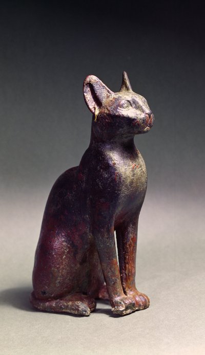 Statuette of a cat with gold earrings, the sacred representation of the goddess Bastet, c.664-630BC (bronze) av Late Period Egyptian