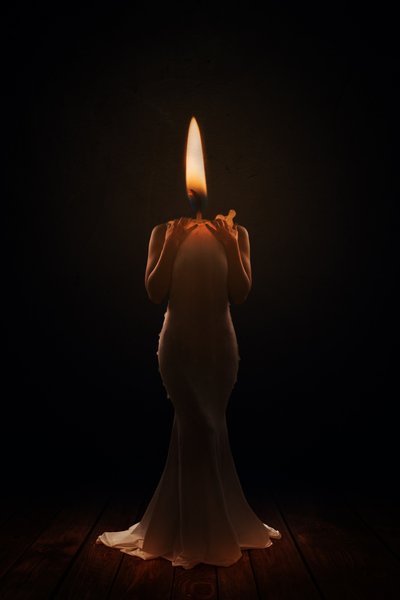 Eterisk lysfigur av Laura Benvenuti