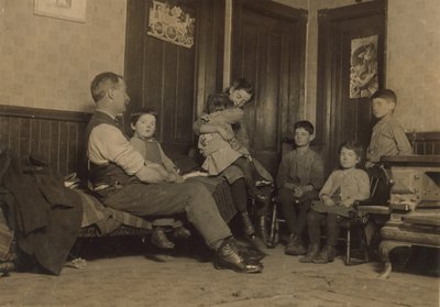Hjemmet til Alfred Benoit i New Bedford, Massachusetts, en barnefeier ved Bennett Mill og ett av 11 barn, 1912 av Lewis Wickes Hine