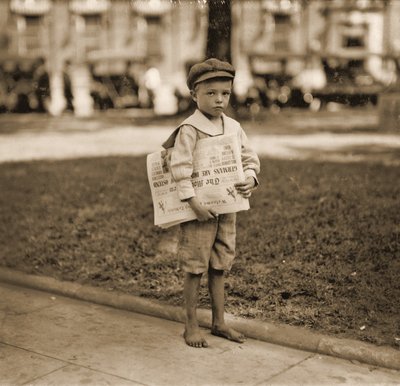 Portrett av en avisselger, ca. 1910 av Lewis Wickes Hine