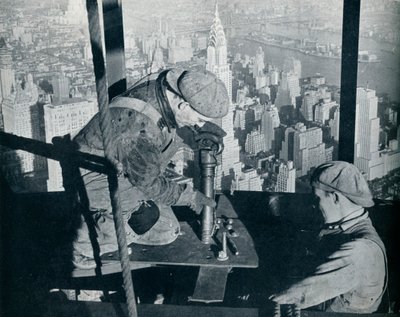 Fester de siste boltene på The Morning Mast of the Empire State Building, c1931 av Lewis Wickes Hine