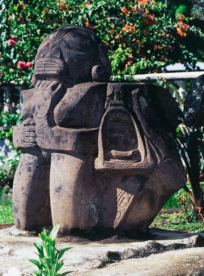 Antropomorf Tiki-skulptur, Papeete, Tahiti, Society Islands, Archipelago of Windward Islands, Fransk Polynesia (den franske republikkens oversjøiske territorium) av Unbekannt Unbekannt