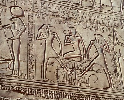 Innvendige veggrelieffer som viser ofringer til gudene, detalj som viser unge Ramses II med gudene Thoth og Horus av Unbekannt Unbekannt