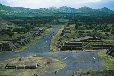 Mexico, Basin of Mexico, Mexico City, Teotihuacan (City of Gods), Pyramid of Moon og Avenue of Dead av Unbekannt Unbekannt