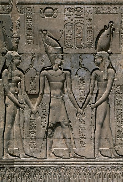 Relieff med Thutmose III og gudene Heka og Khnum, Fasade av Hypostyle Hall of Temple of Khnum, Esna, Egypt, egyptisk sivilisasjon, Detalj med farao av Unbekannt Unbekannt