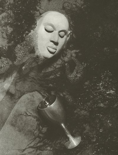 Stille sted (s/hvitt bilde) av Lionel Wendt