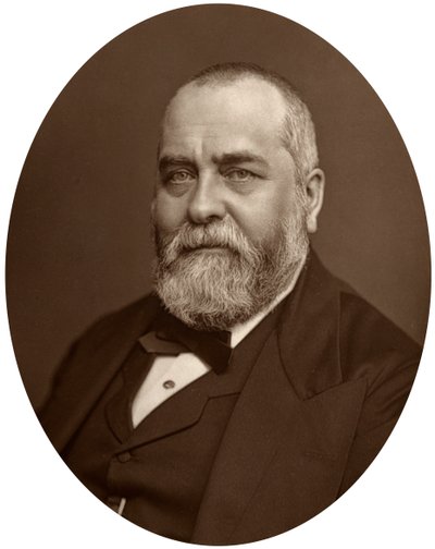 Sir Francis Philip Cunliffe Owen, direktør for South Kensington Museum, 1880. av Lock and Whitfield