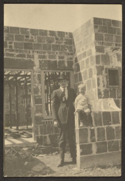  av Louis Fleckenstein