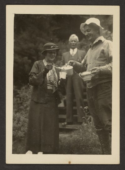 [Heller te utenfor] av Louis Fleckenstein