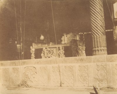 [Golestan-palasset, Teheran, Iran] Takht-i Marmor, 1840-60-tallet. av Luigi Pesce