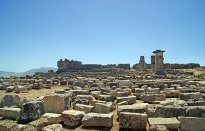 Utsikt over utgravningene fra Agora, Xanthos, Tyrkia av Lycian