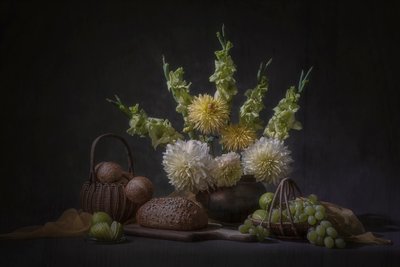 Mørk blomsterhøst av Lydia Jacobs