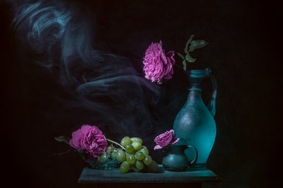 Eterisk stilleben med roser av Lydia Jacobs